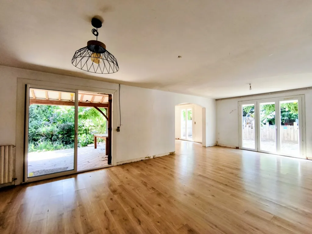 Soggiorno - 9-Bedroom House with Pool in Lussac