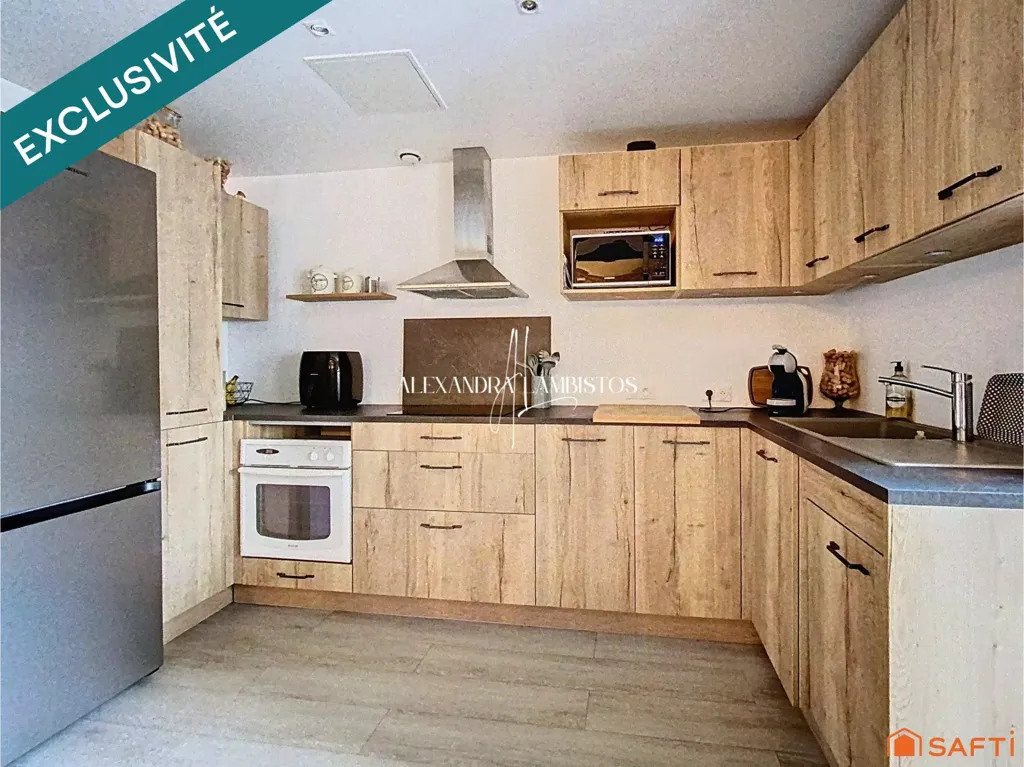 Kitchen - Characterful Duplex Apartment in Restinclières