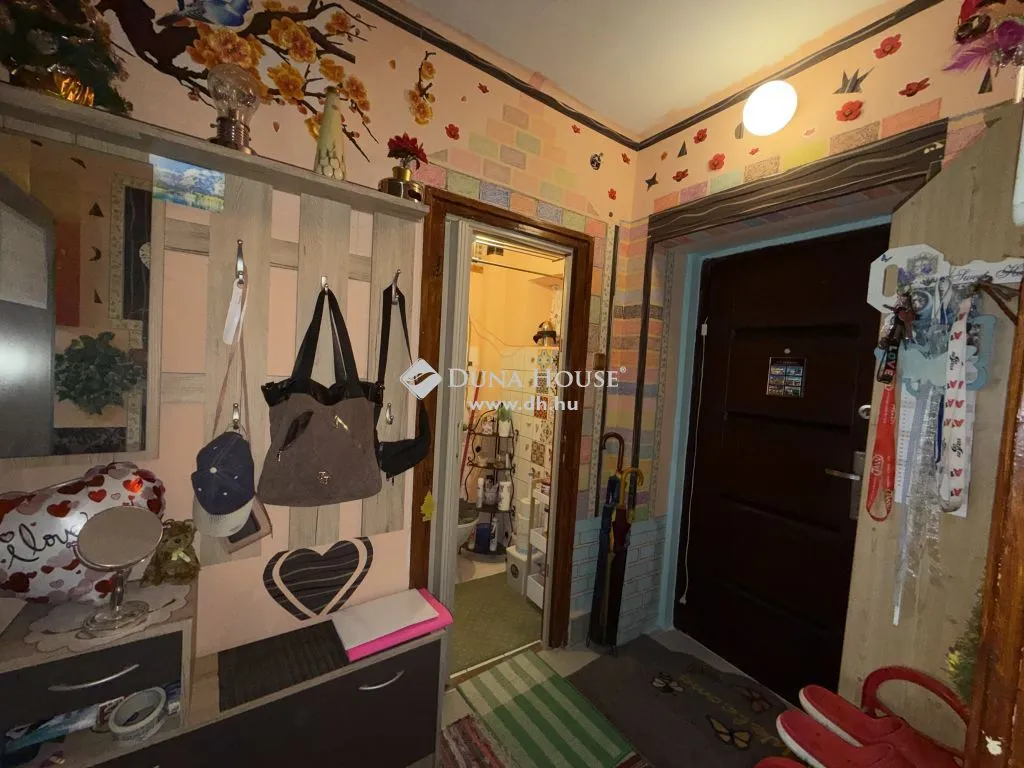 Ingresso - Ground Floor Flat with Private Parking in Devecser