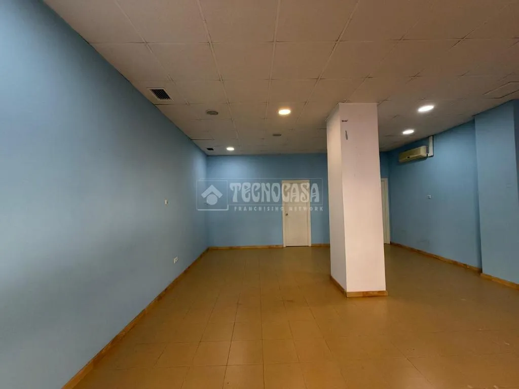 Toad - Commercial Space in Cerro Amate, Sevilla