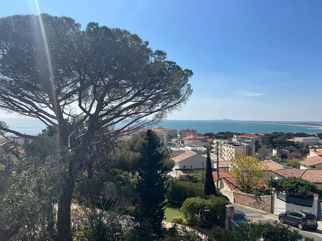 Luxury Villa with Sea View in Sète
