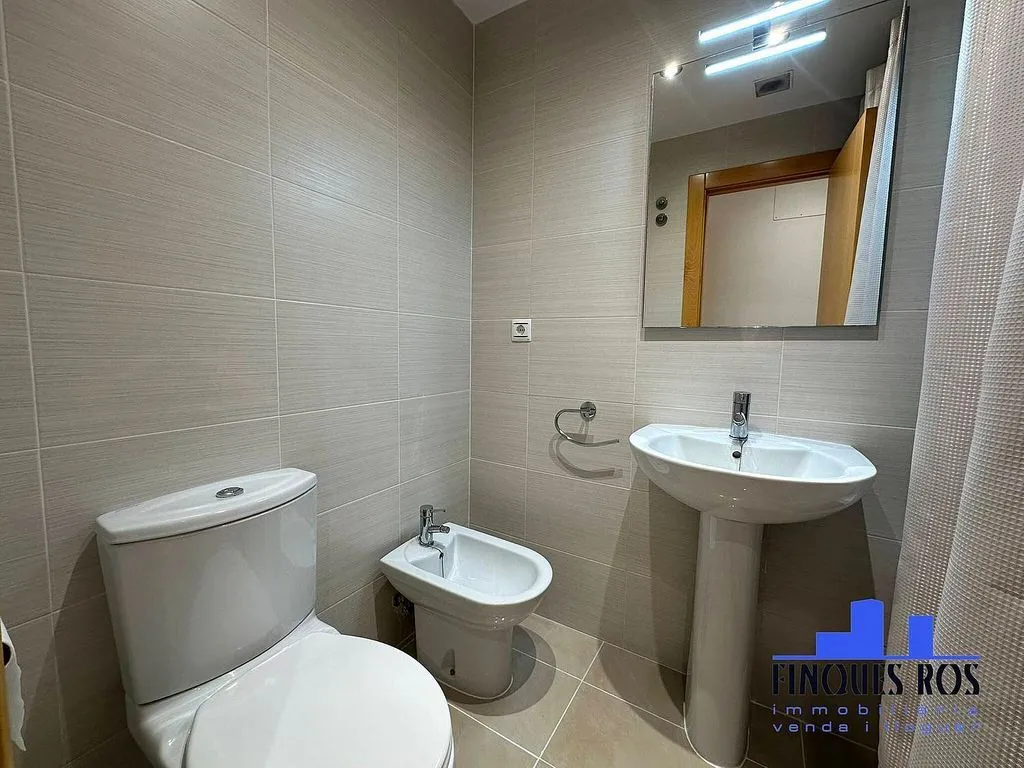 Bathrooms - Apartment with Pool and Sea View in Vinaròs