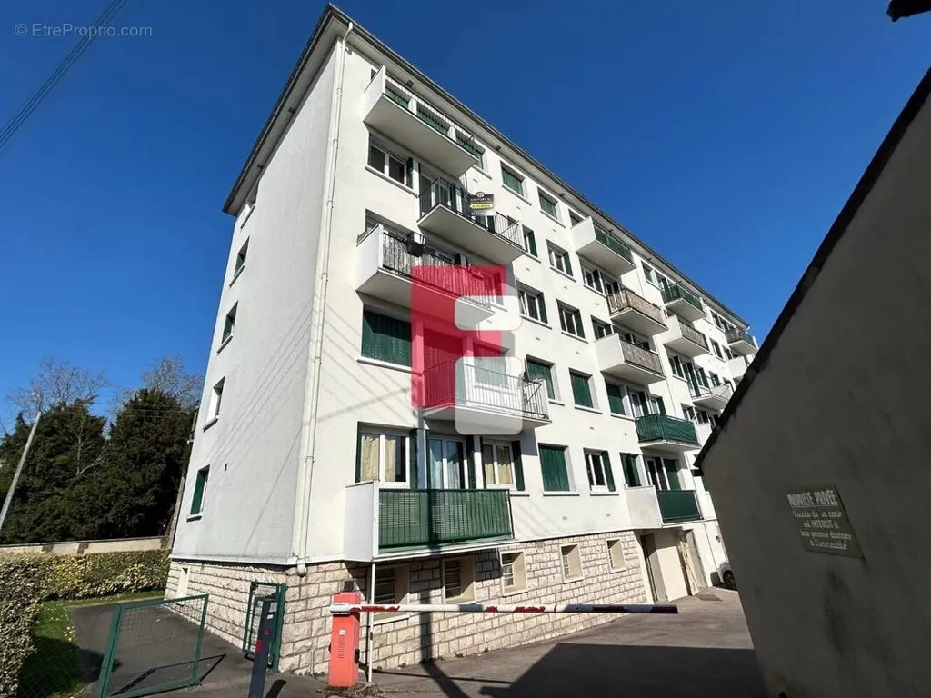 Exterior - Apartment with Balcony in Sainte-Savine