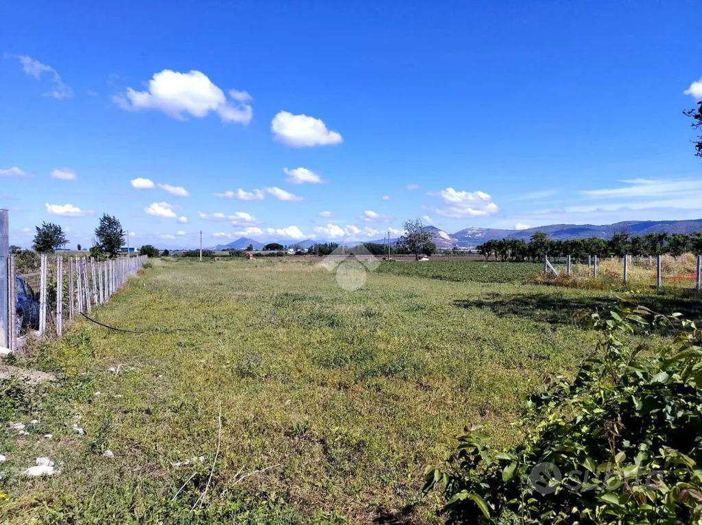 Jardin - Buildable Plot with Potential in San Felice a Cancello