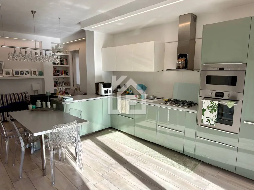 Cuisine - Modernised Apartment with Balcony in Chivasso