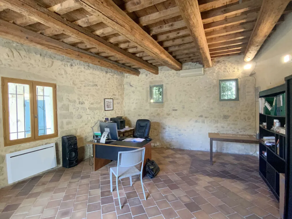 Office - 19th-Century Mas with Pool in Charming Village