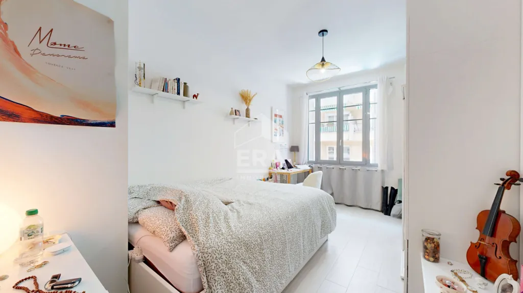 Chambres - Appartement Traversant avec Balcon à Nice