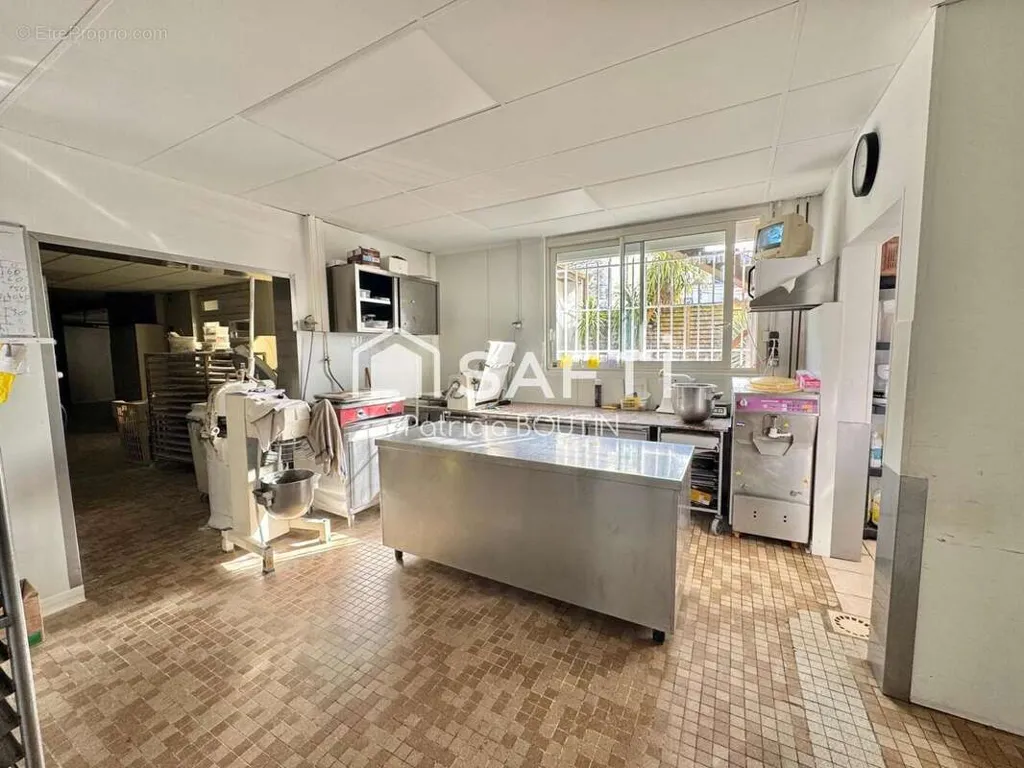Köök - Commercial Space with Terrace in Niort