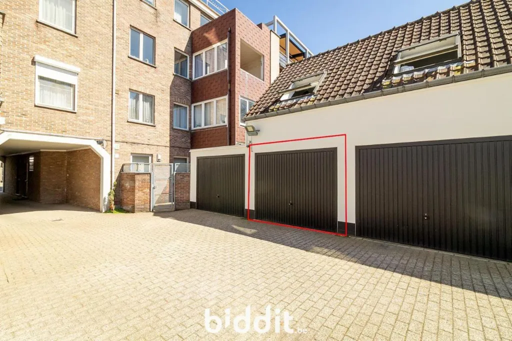 Välivaade - Garage with Parking in Centre