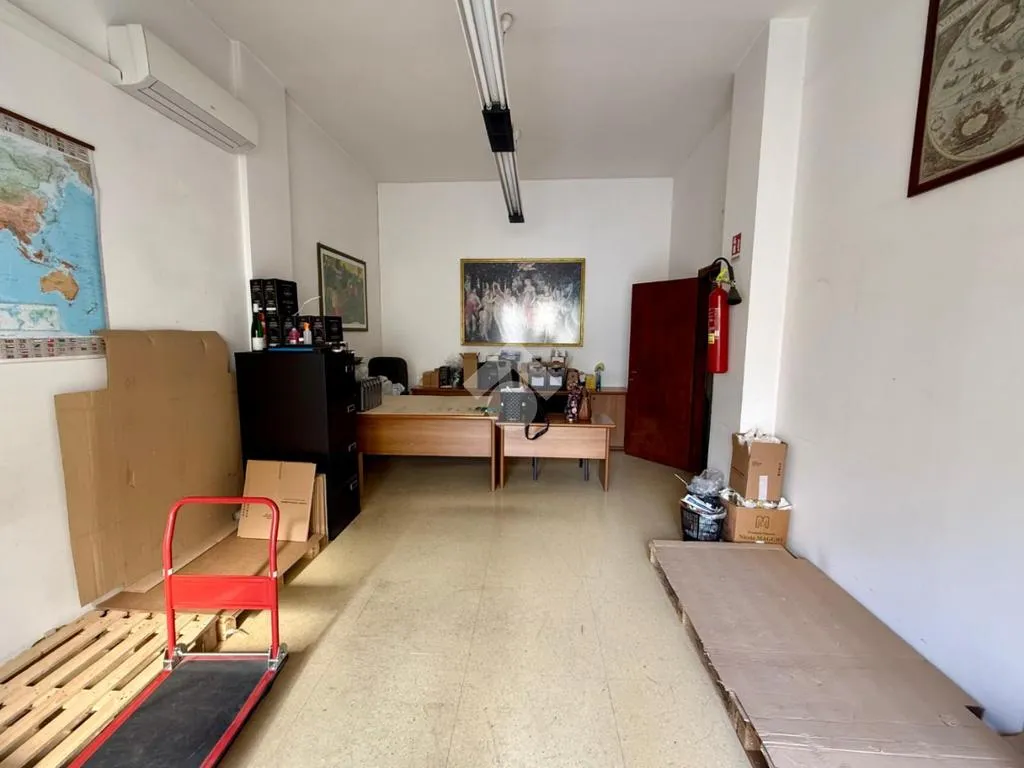 Pesuköök - Commercial Space with Natural Light in Bitonto