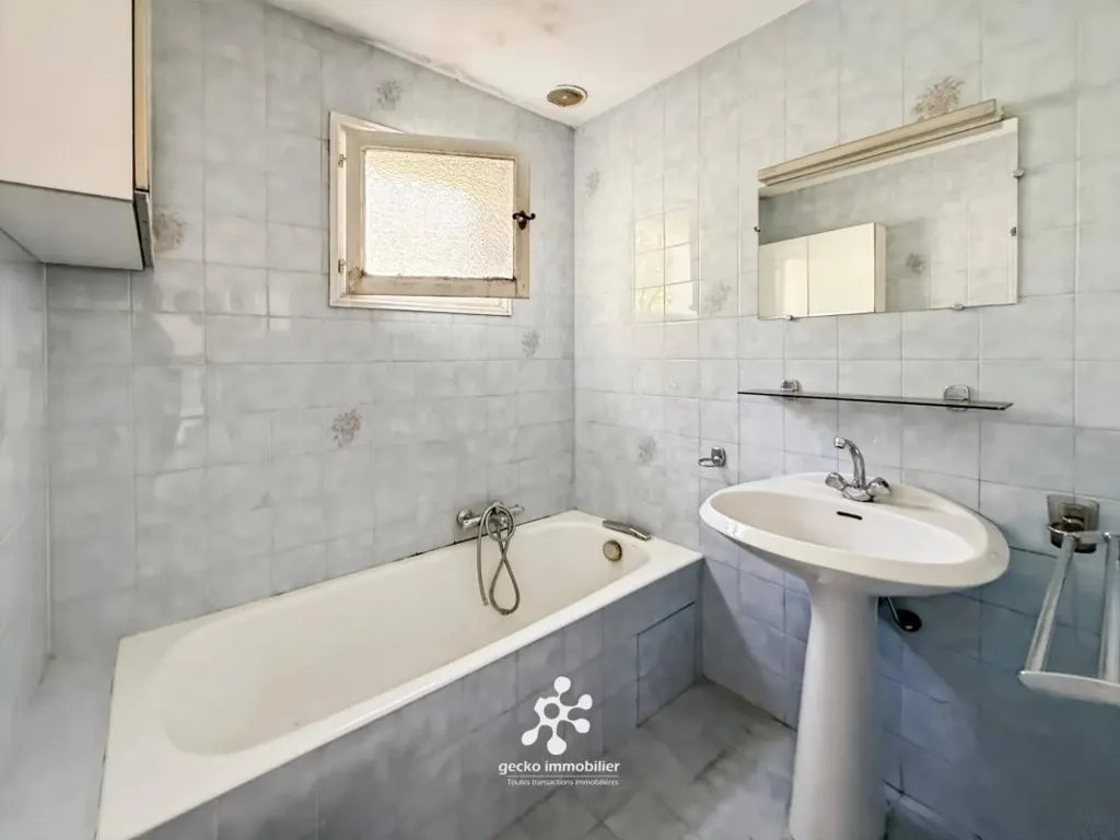 Vannitoad - House with Terrace and Garden in Vence