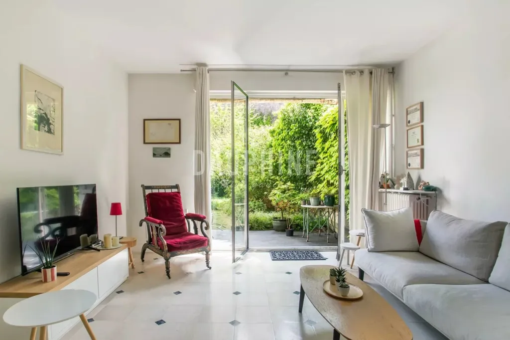 Elutuba - Duplex with Private Garden in Paris 15