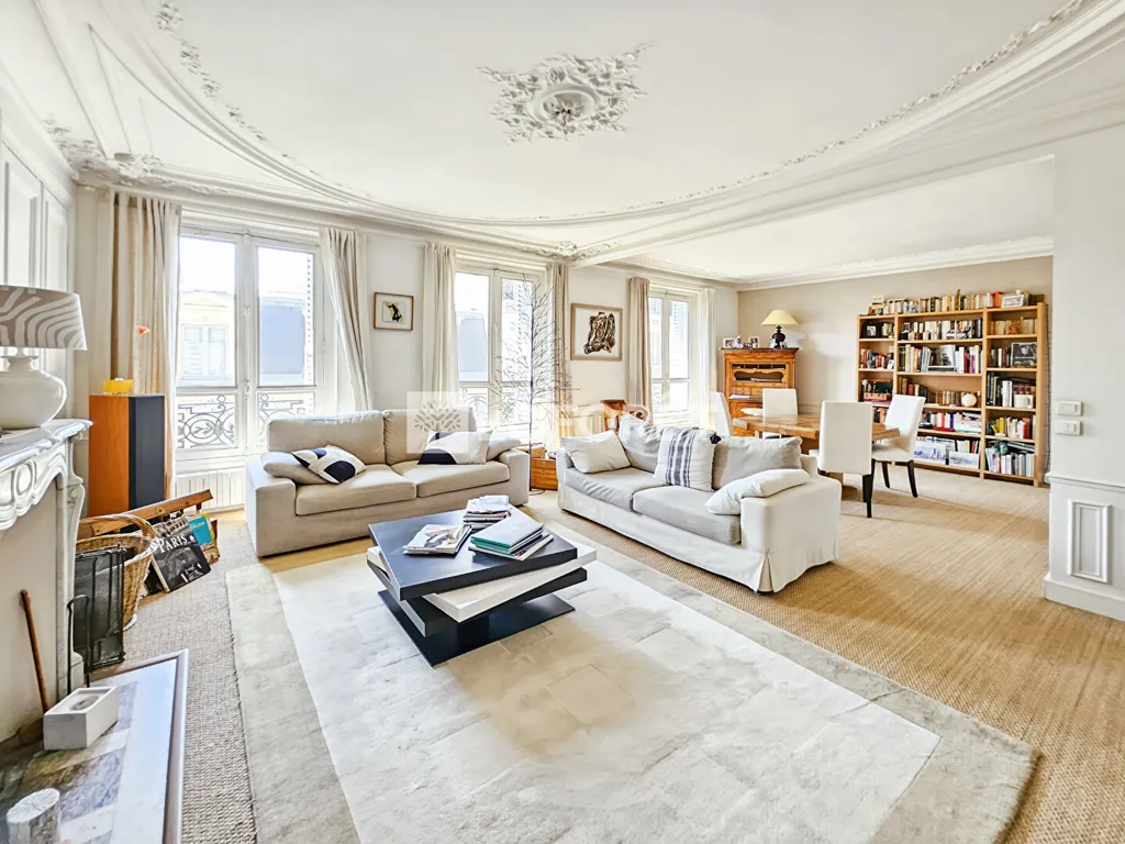 Soggiorno - 5-Piece Parisian Flat with West-East Views