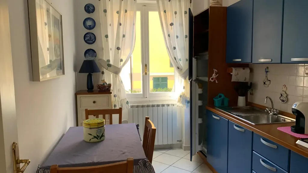 Köök - Modernised Apartment with Sea View in Alassio