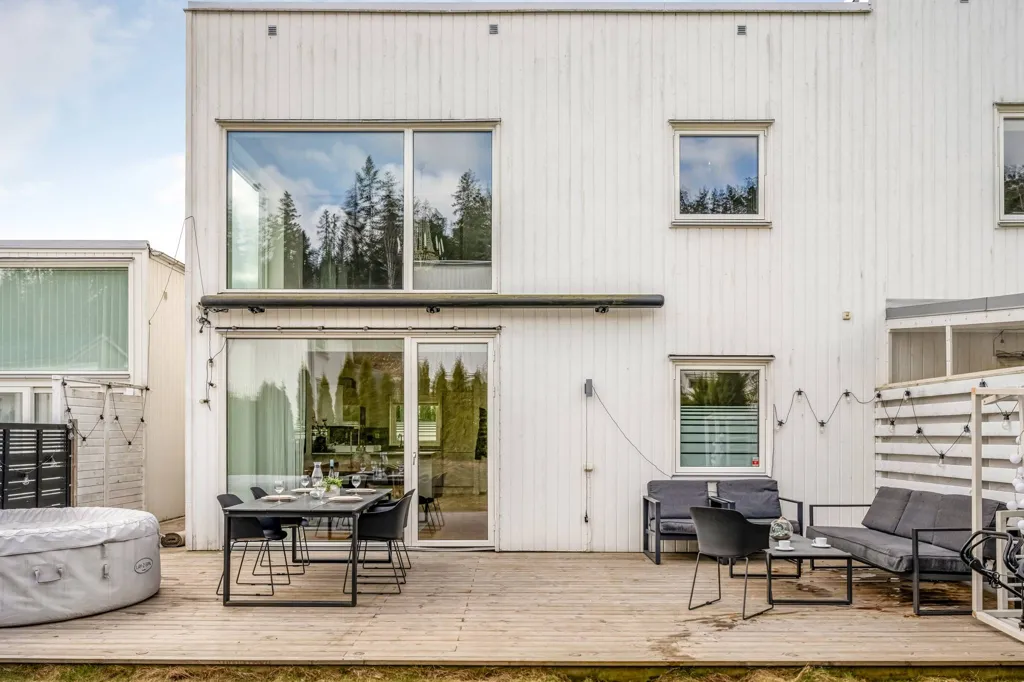Terrazza - Two-Storey Apartment with Panoramic Views in Glömsta