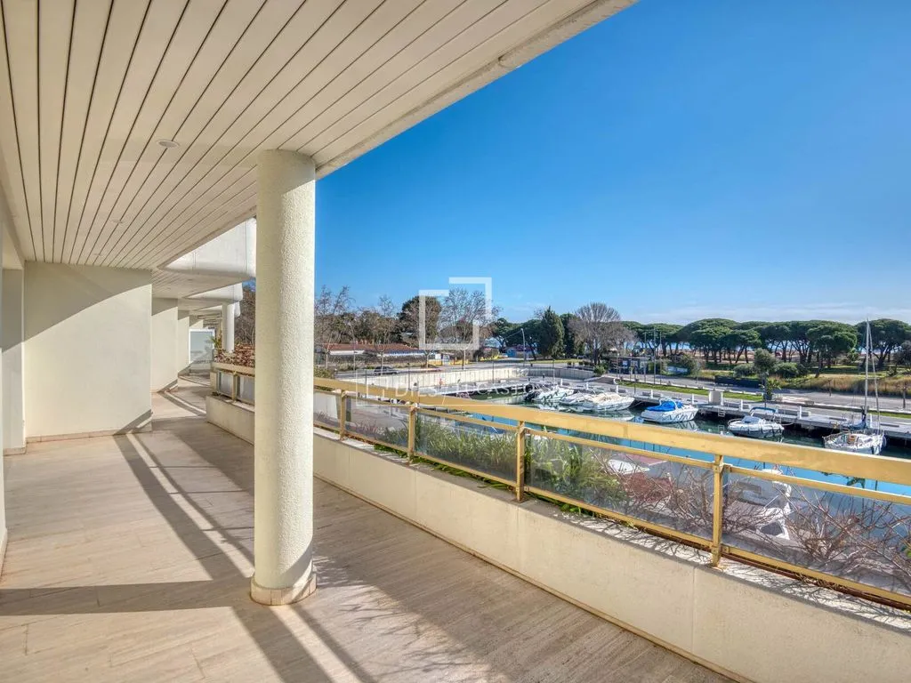 Terrass - Luxury Corner Apartment with Terrace in Port d'Aro