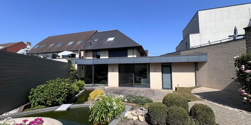 Jardin - Maison Polyvalente avec Jardin à Zwevezele