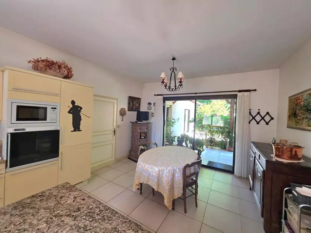 Cuisine - Maison de Standing avec Terrasse à Trelissac