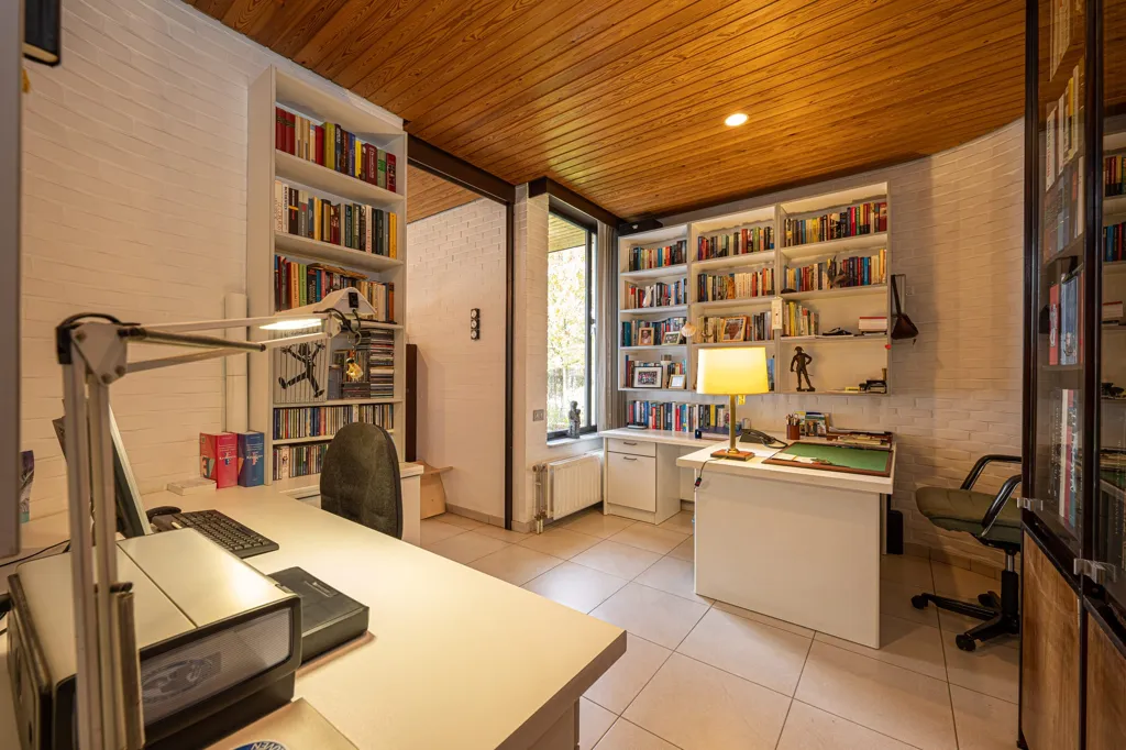 Kabinet - Villa with Pool in Quiet Green Area