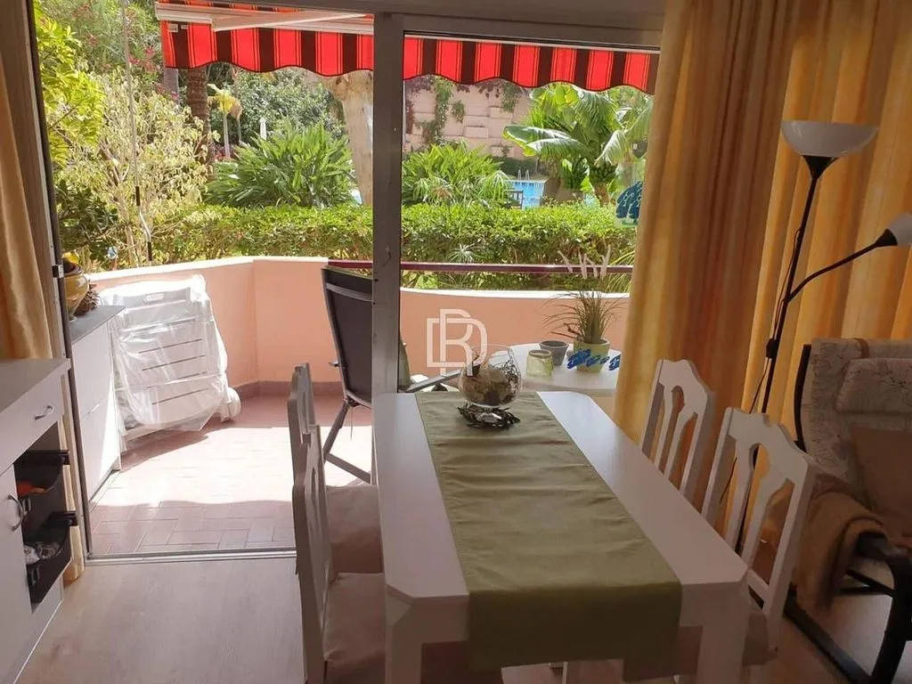 Terrass - Furnished Flat with Terrace in Botanical District
