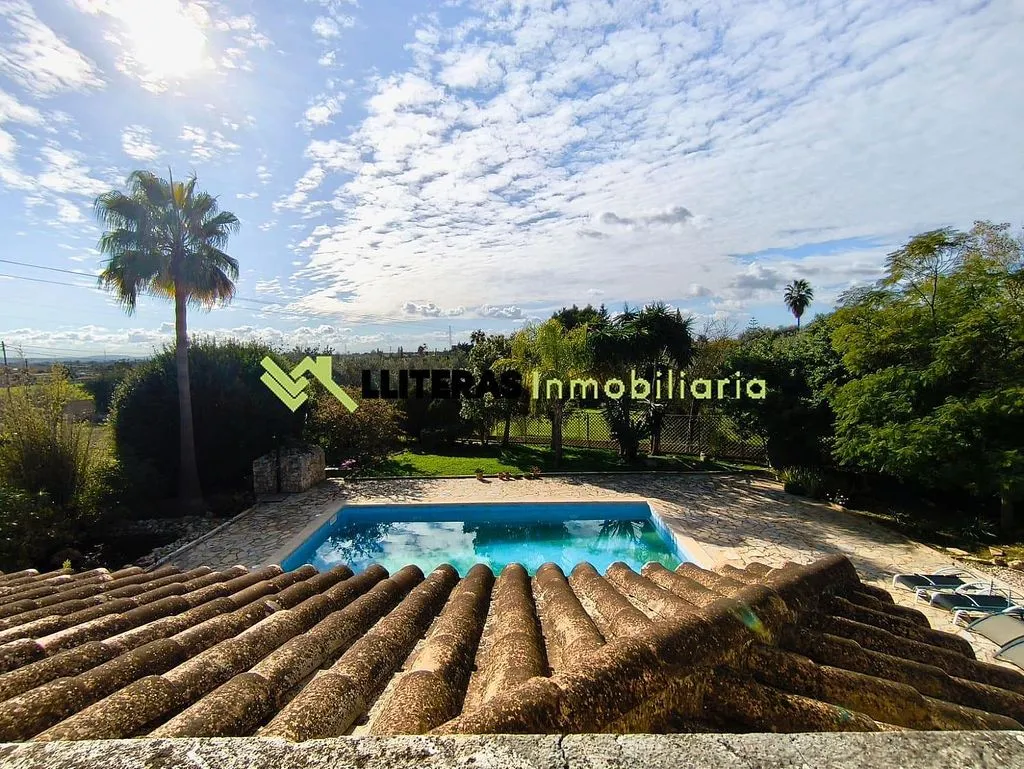 Piscine - Rustic House with Pool near Inca