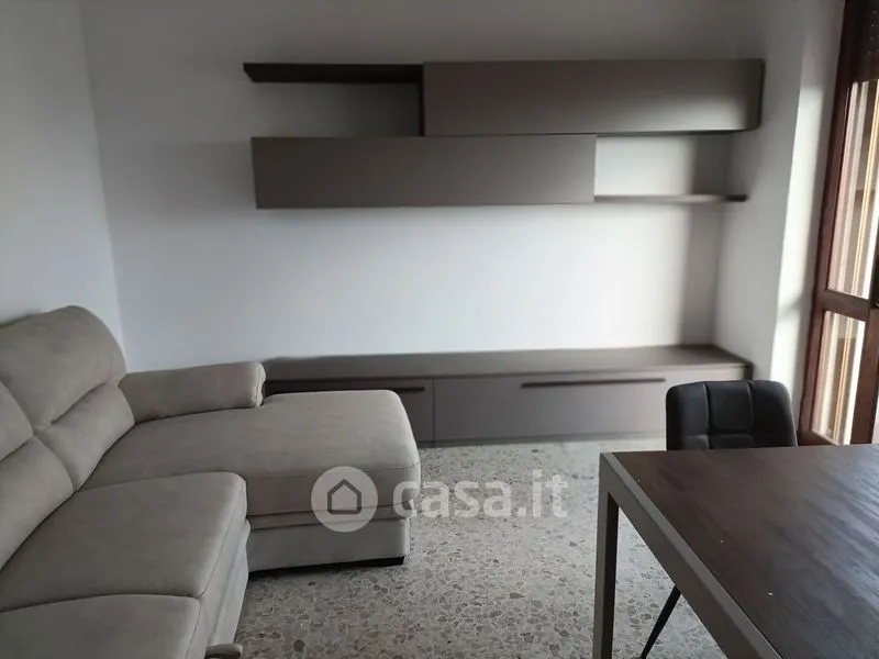 Elutuba - Brightly Laid-out Flat with Balcony in Alessandria
