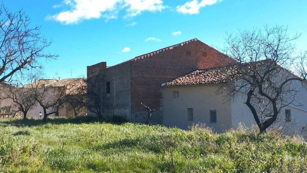 Esterno - Detached House with Terrace in Salas Altas