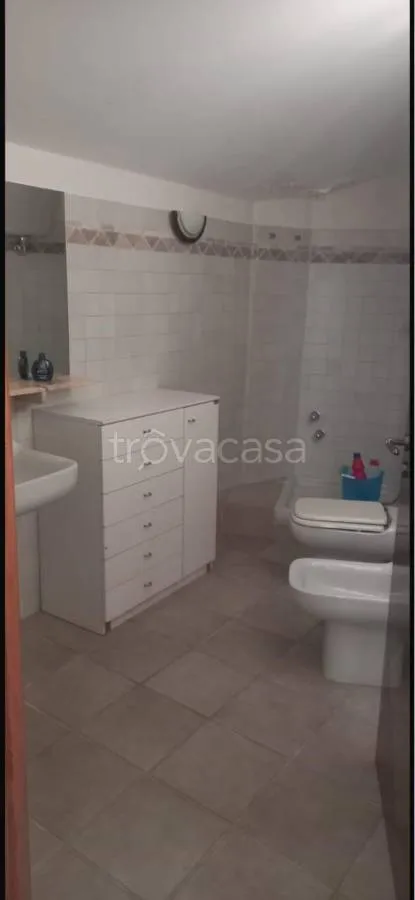Salles de bain - Independent Villa with Dual Access in Parete
