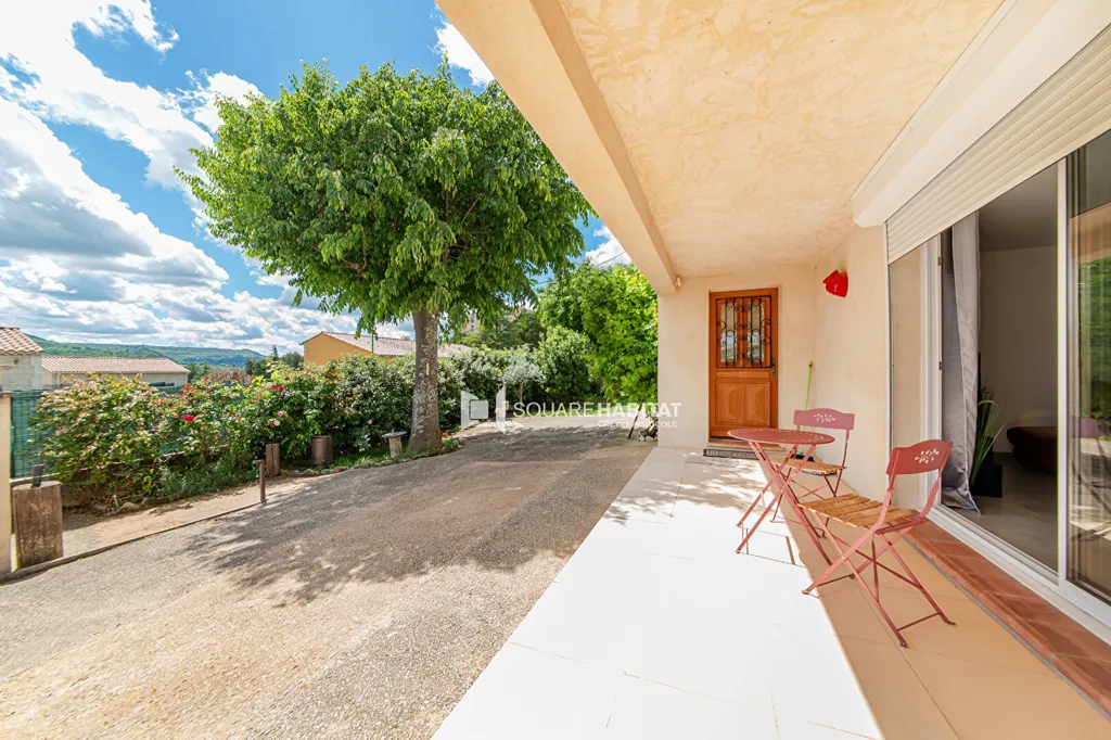 Terrasse - Villa sur les Hauteurs d'Apt avec Jardin