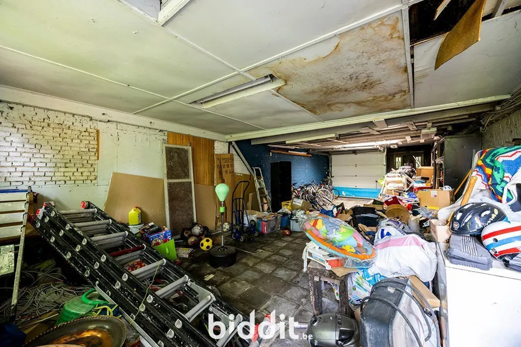 Garage - Maison avec Garage et Véranda à Wilrijk