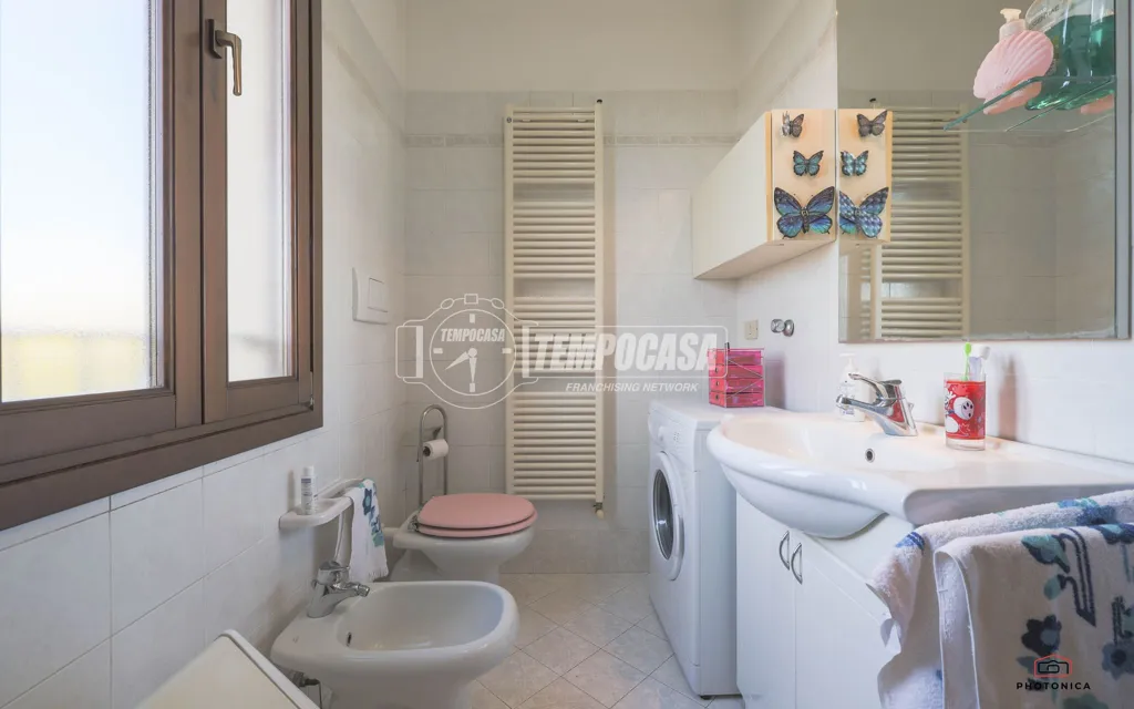 Salles de bain - Modernised Two-Bedroom Flat with Balcony in Bologna