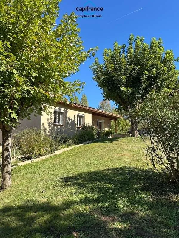 Extérieur - Maison avec Piscine et Jardin à Saint-Sylvestre-sur-Lot