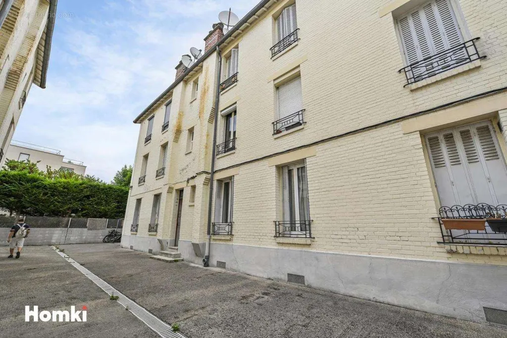 Välivaade - Studio with Courtyard in Issy-les-Moulineaux