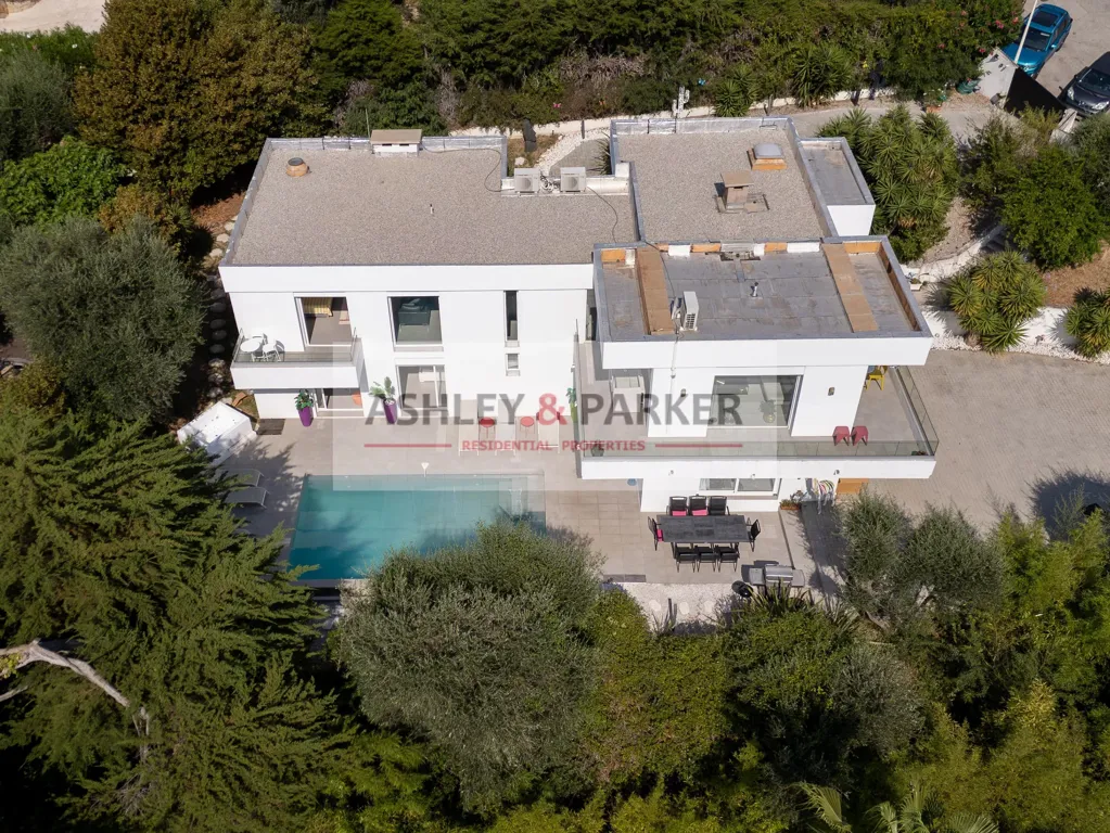 Vista aérea - Contemporary Villa with Sea View in Le Cannet