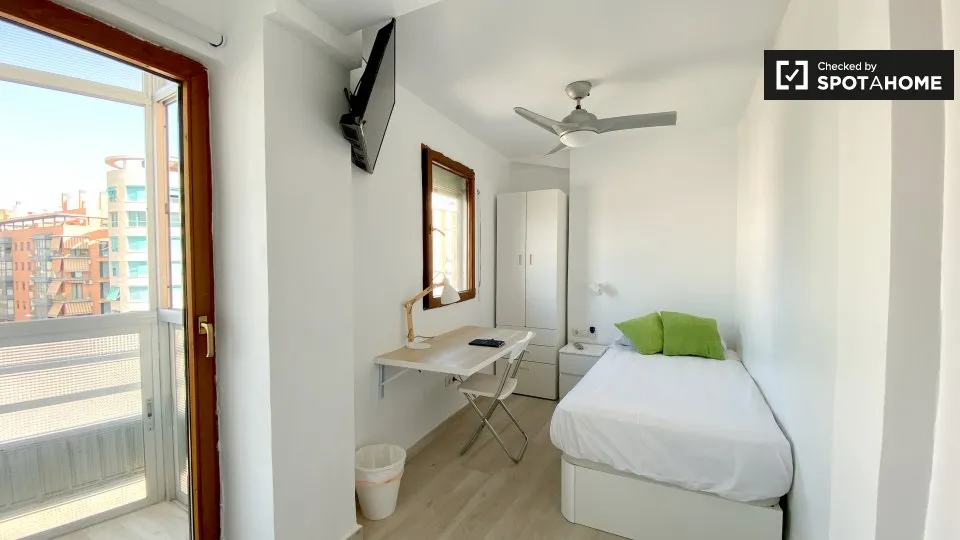 3-toaline korter asukohas Valencia Capital