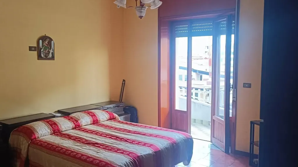 Chambres - Quadrilocale with Balcony in Acerra