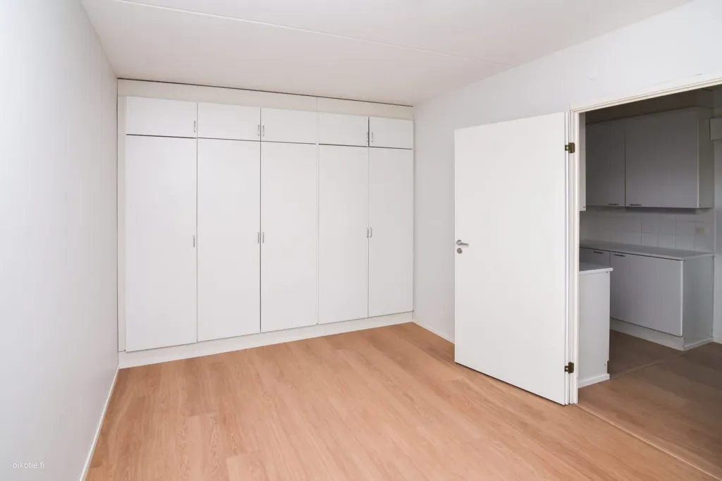 Toad - Two-Room Apartment with South-Facing Balcony in Tikkurila