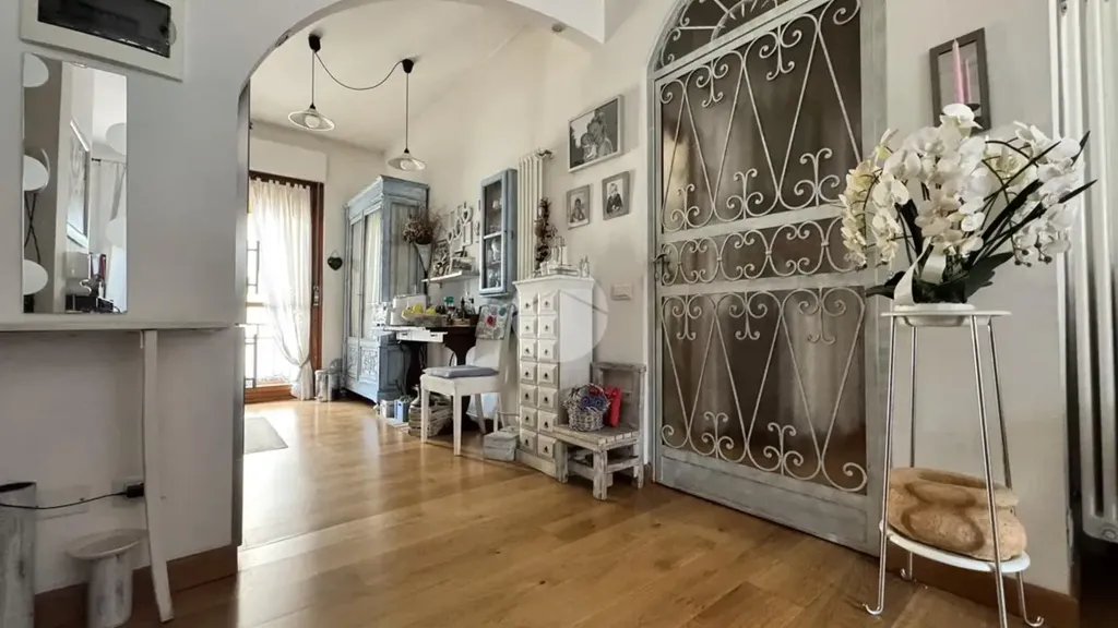 Entrée - Rustic-Style Apartment with Balcony in Florence