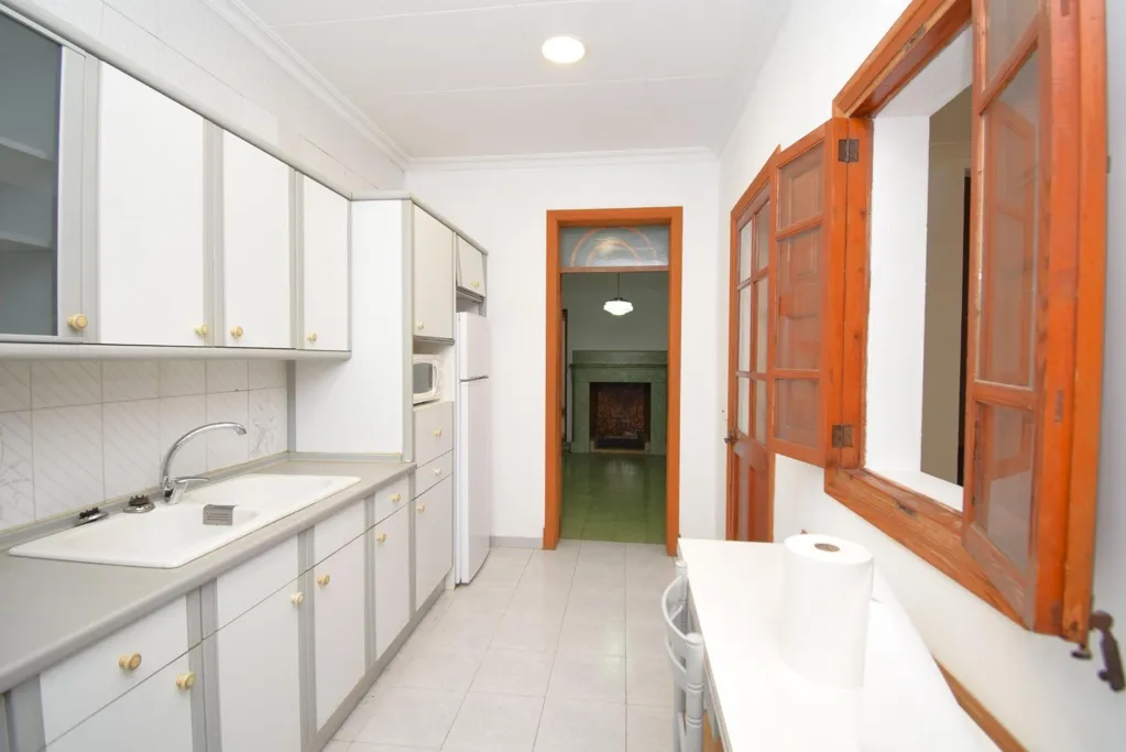 Köök - Charming Townhouse with Garage in Muro