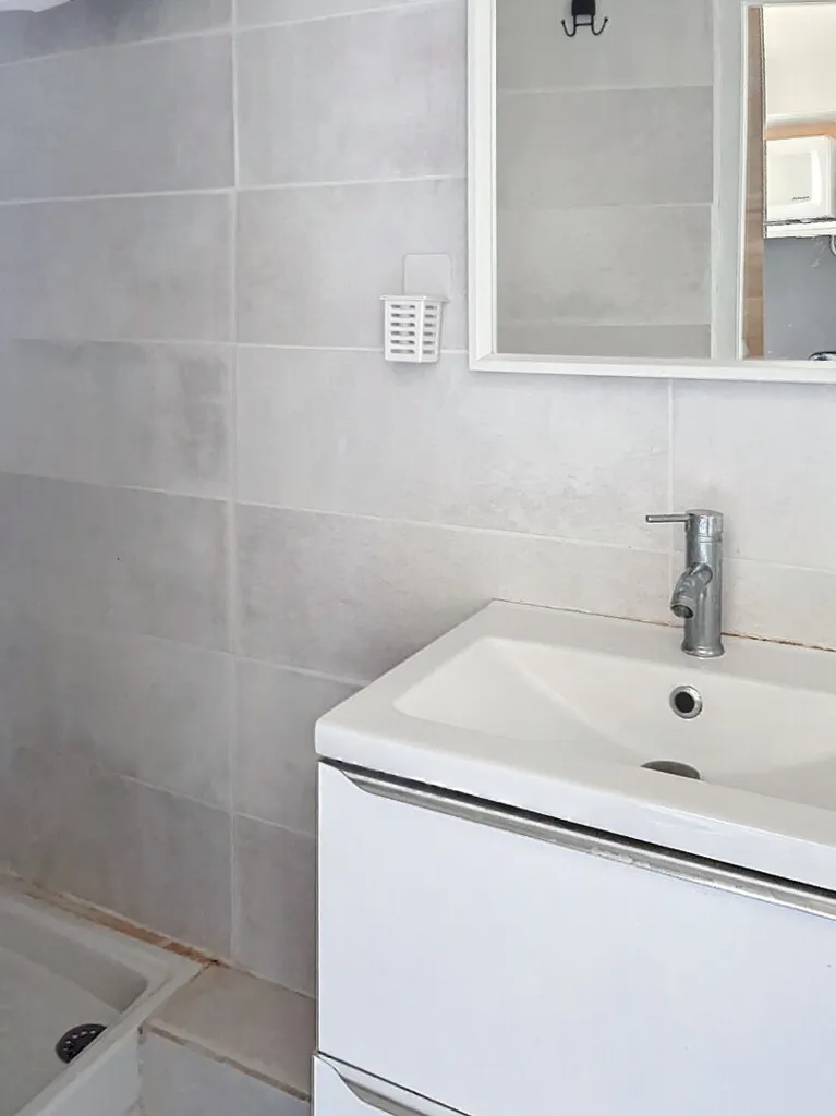 Bagni - Traversant 1-Bedroom Apartment in Avignon
