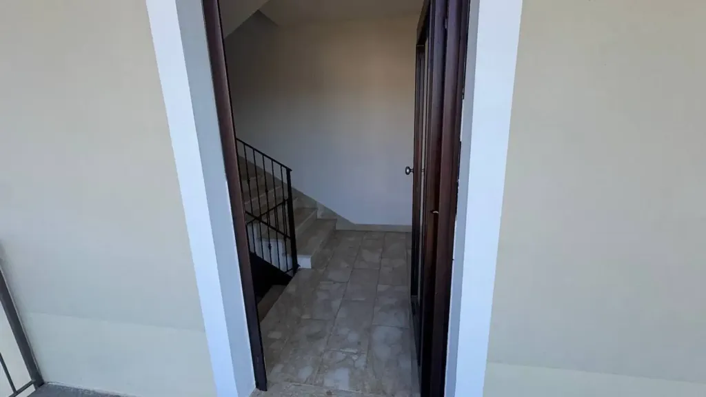 hallway_entrance