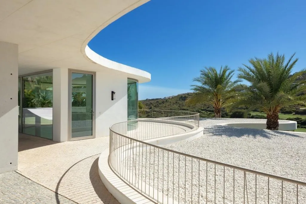 Terrazza - Contemporary Villa with Pool in Estepona