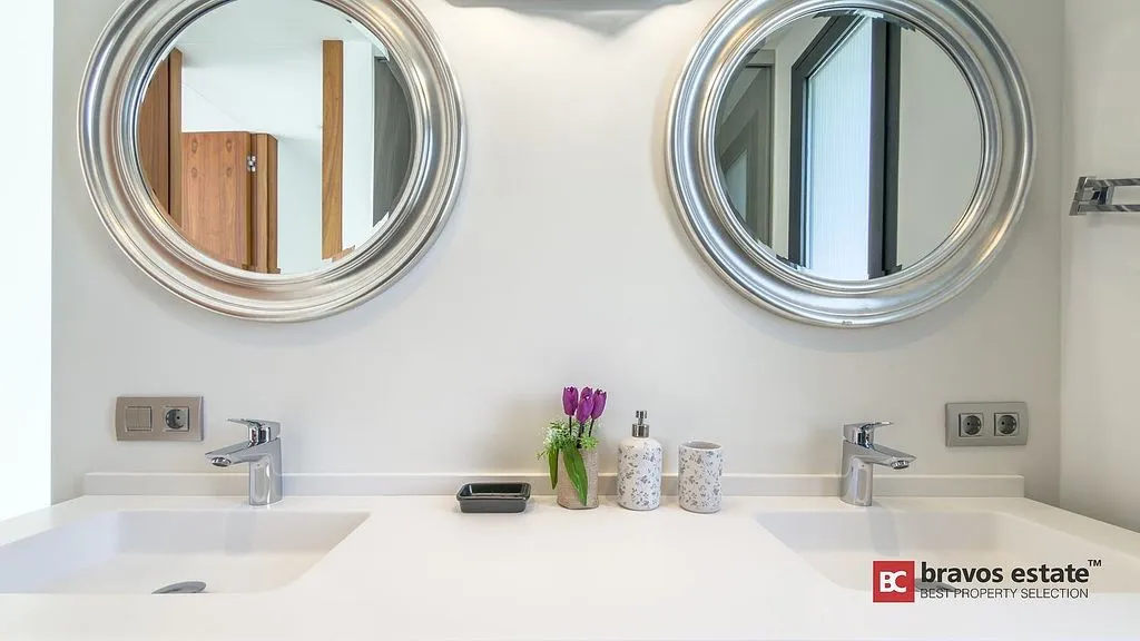 Bathrooms - Modern Design Villa with Sea View in Benidorm