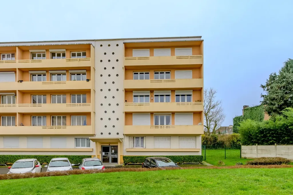 Extérieur - Appartement Lumineux avec Balcon à Saint-Quentin