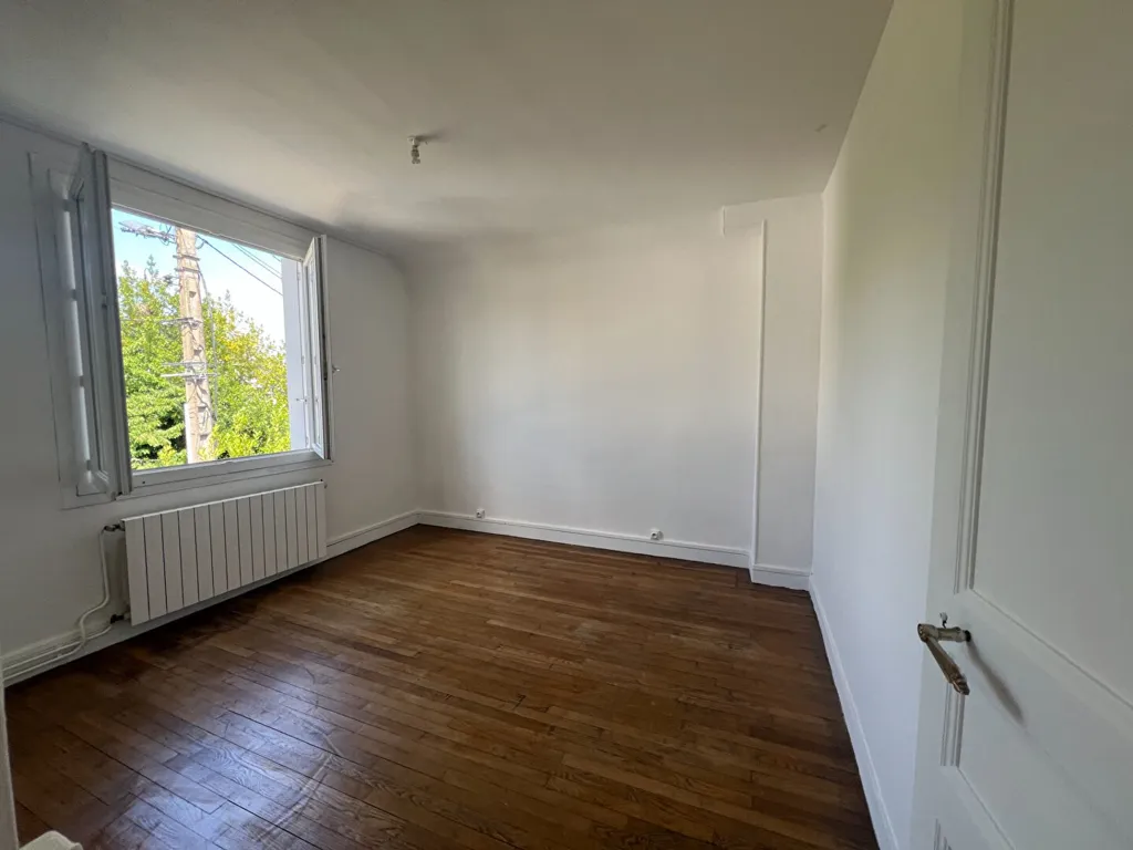 Toad - 4-Bedroom House with Garden in Nevers