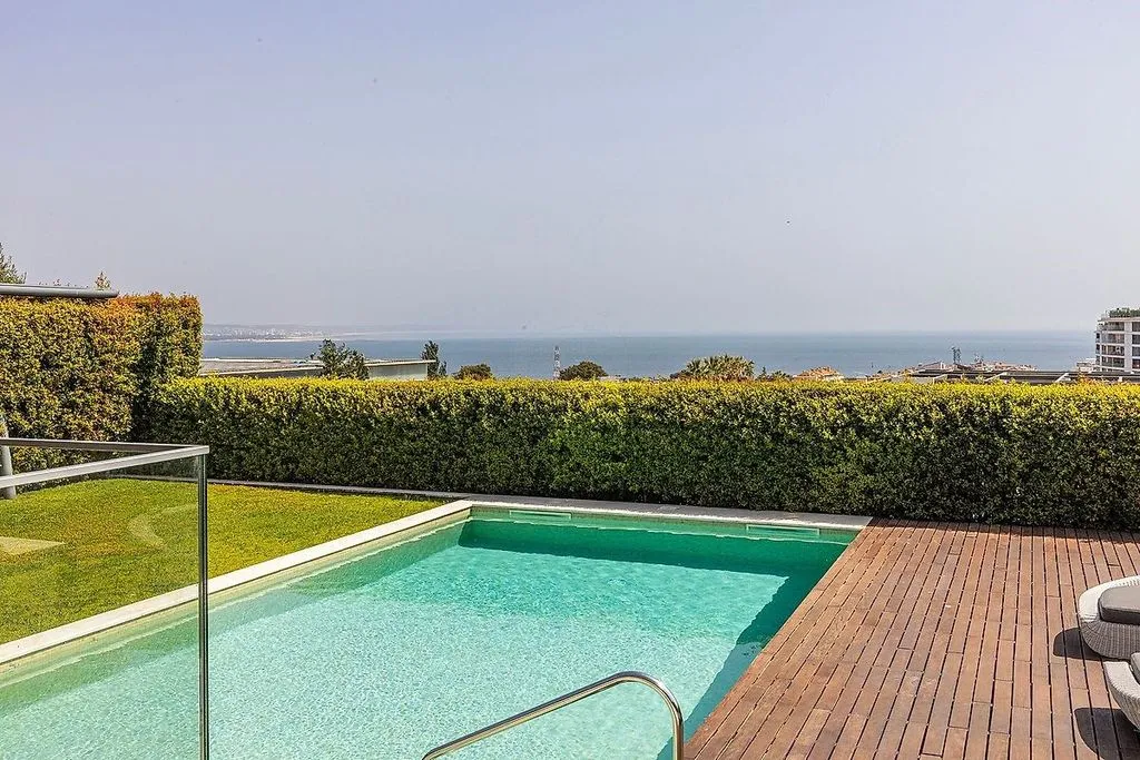 Piscine - Luxury Villa with Sea Views in Oeiras