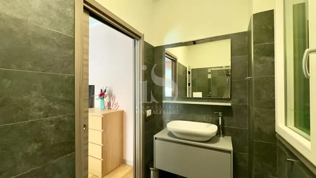 Salles de bain - Modern Trilocale with Terrace in Milan