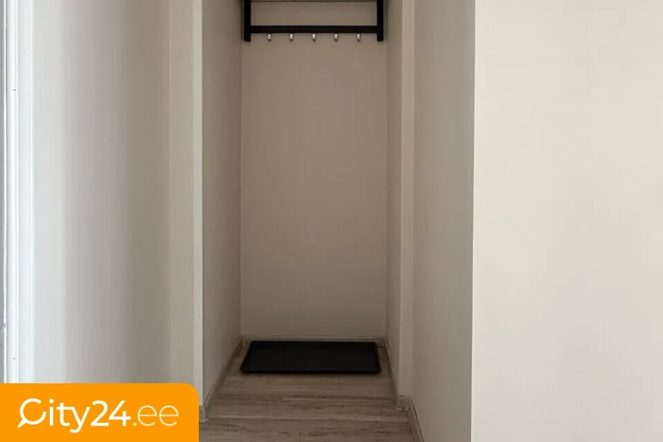 hallway_entrance