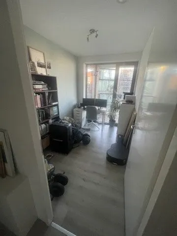 Bureau - 3-Bedroom Apartment in Amsterdam
