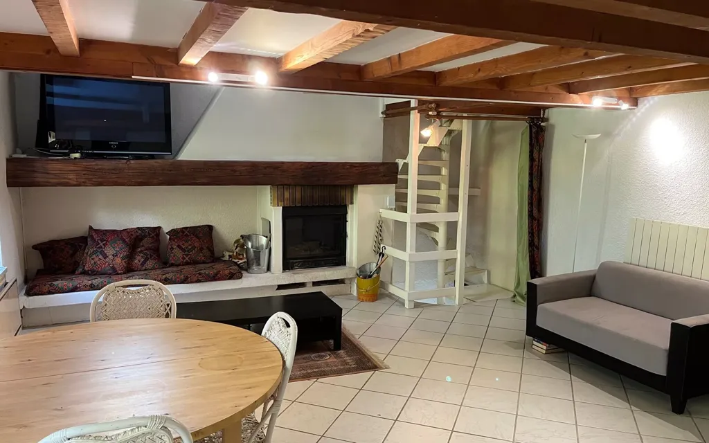 Séjour - Maison en Pierre avec Piscine à Dommartin